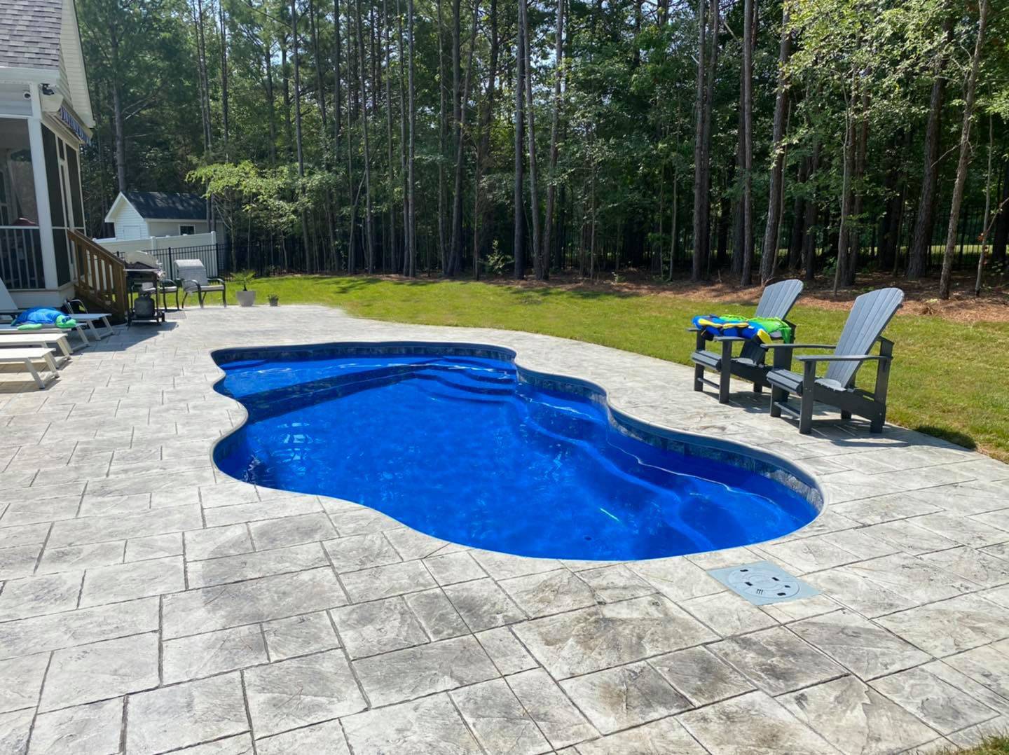 Barrier Reef Fiberglass Pools Dealer in Windsor Area | Barrier Reef Dealer